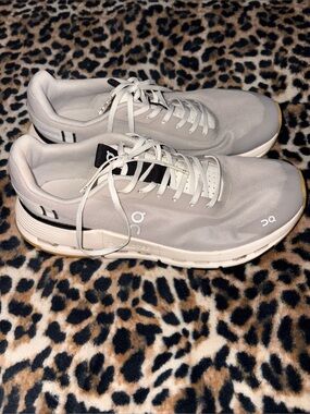 OnCloud Running Men’s Cloudtec size M9 Athletic Sneakers